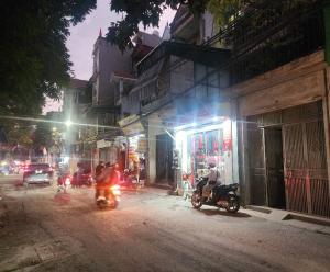 XUÂN ĐỈNH - MẶT NGÕ TO NHƯ PHỐ - VỪA Ở VỪA KINH DOANH SẦM UẤT- NỘI THẤT ĐẸP.